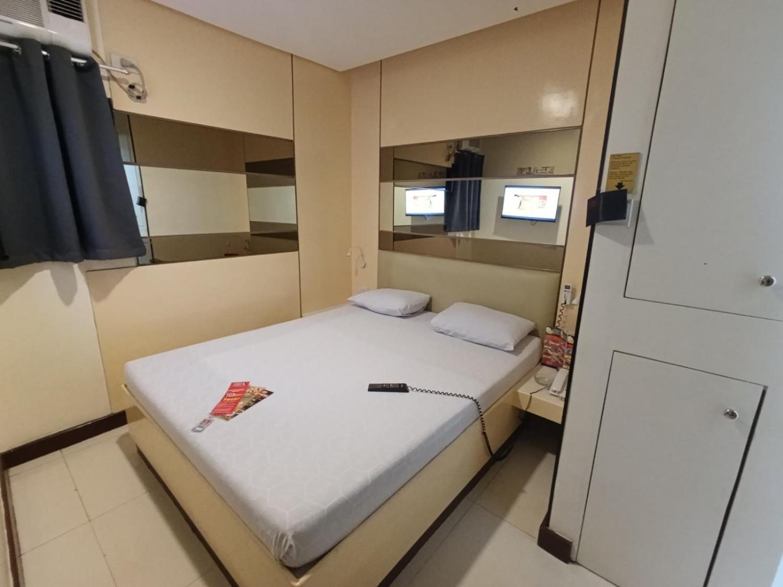 Hotel Sogo Malate Manila Bagian luar foto