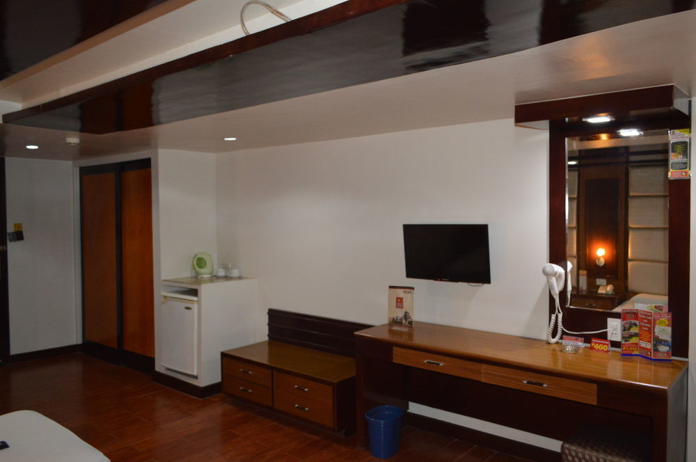 Hotel Sogo Malate Manila Bagian luar foto